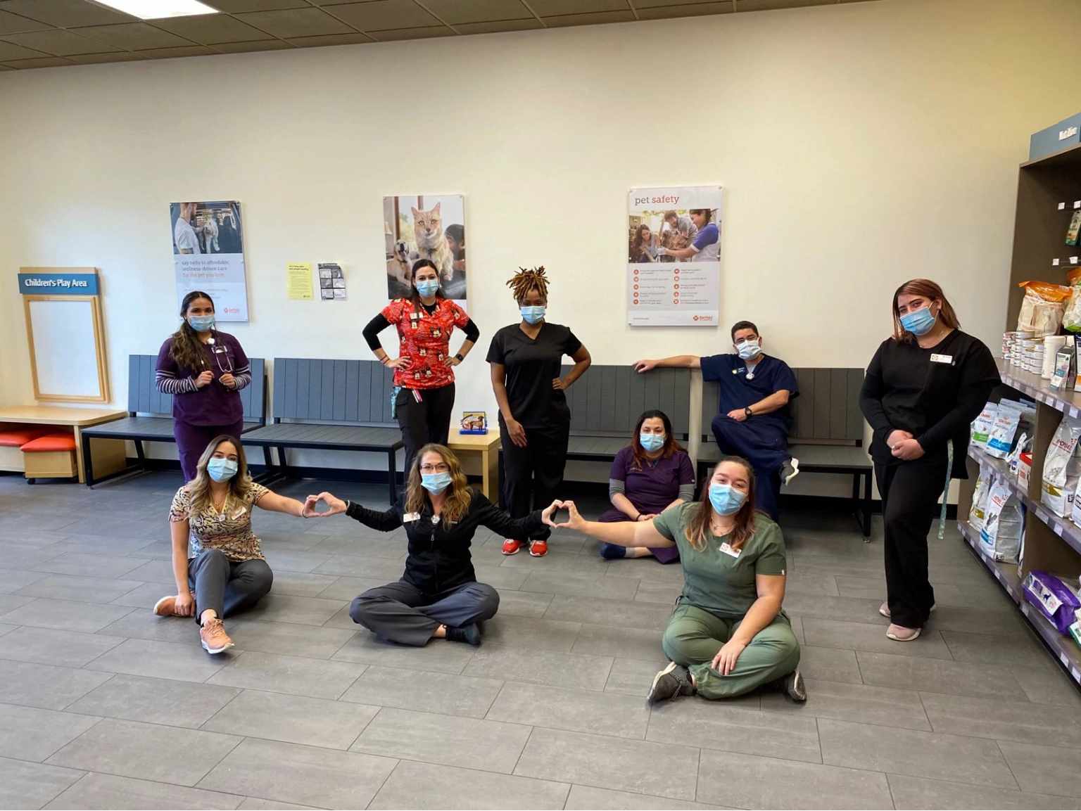 A group of Banfield Associates at the Banfield Pet Hospital