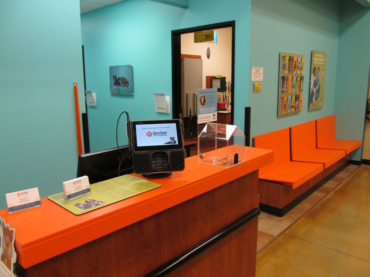 Lobby of Banfield Pet Hospital: West Palm Beach