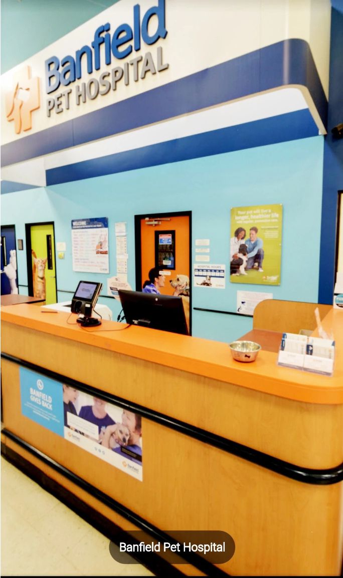 The front desk at the Banfield Pet Hospital