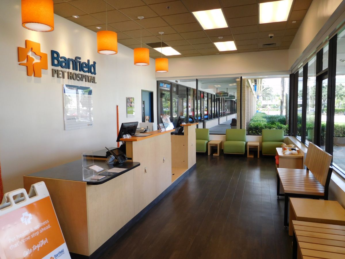 Front desk of Banfield Pet Hospital: Palm Springs FL