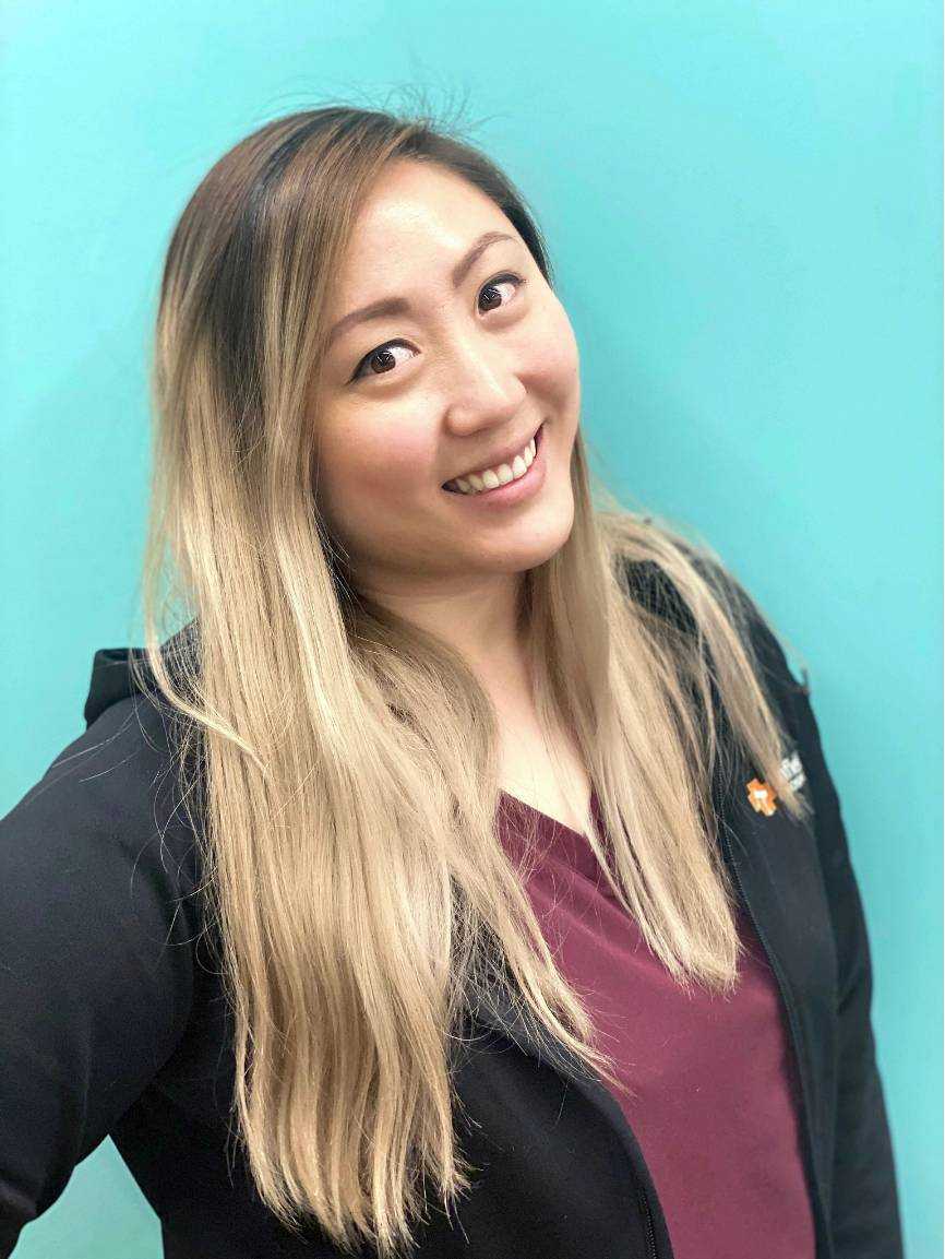 A female Banfield Associate