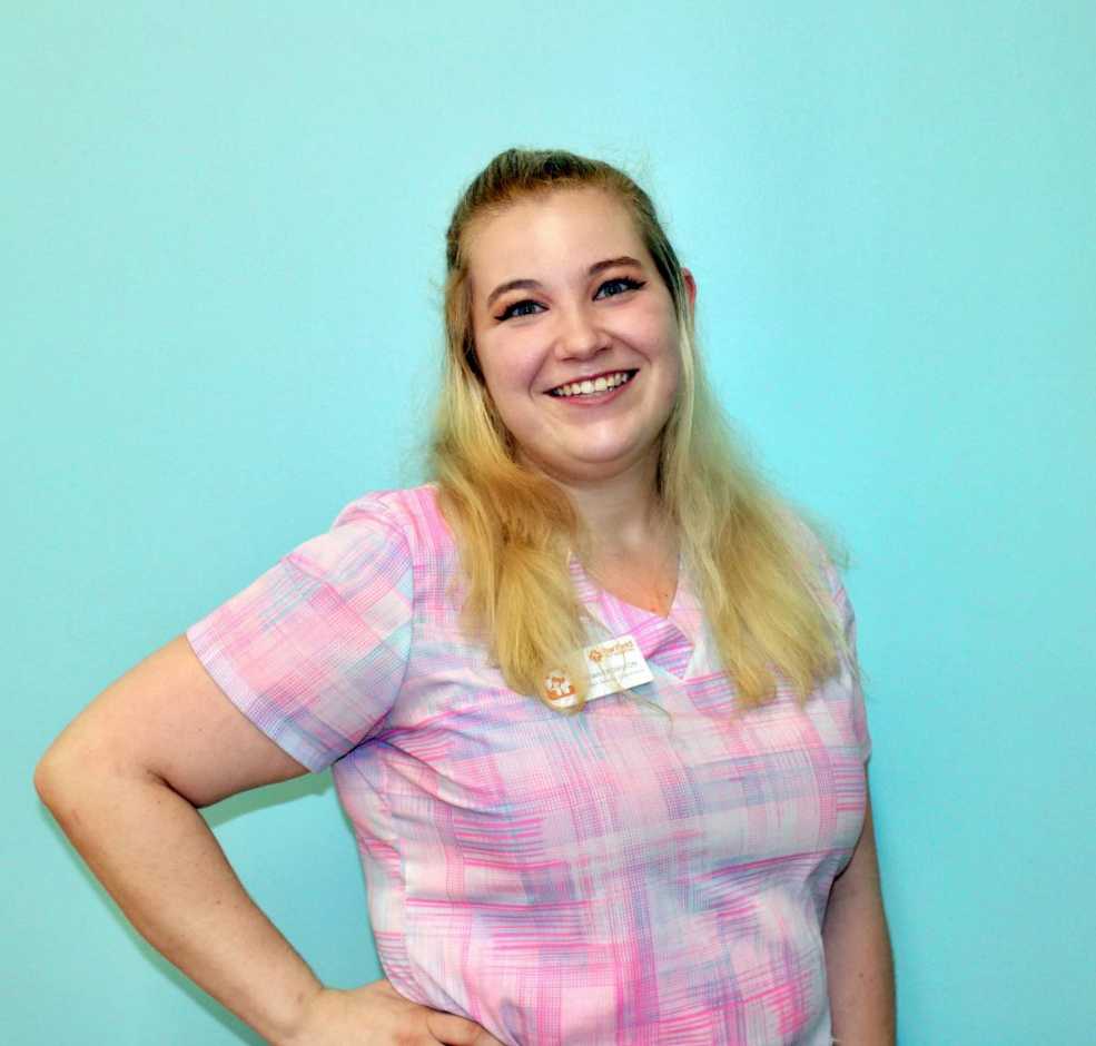A female Banfield Associate