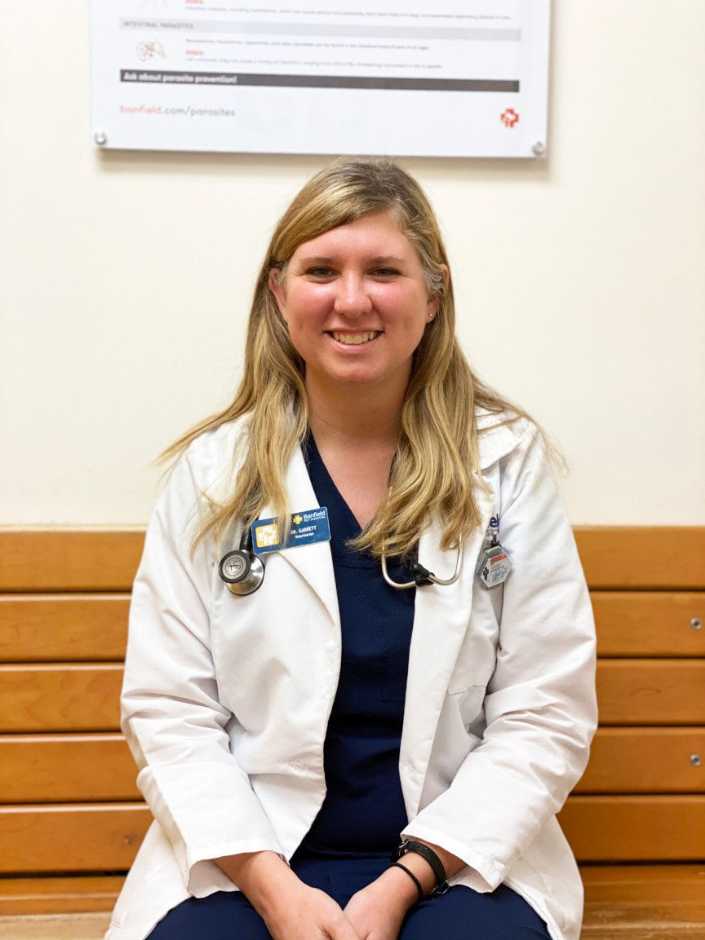 A female Banfield veterinarian