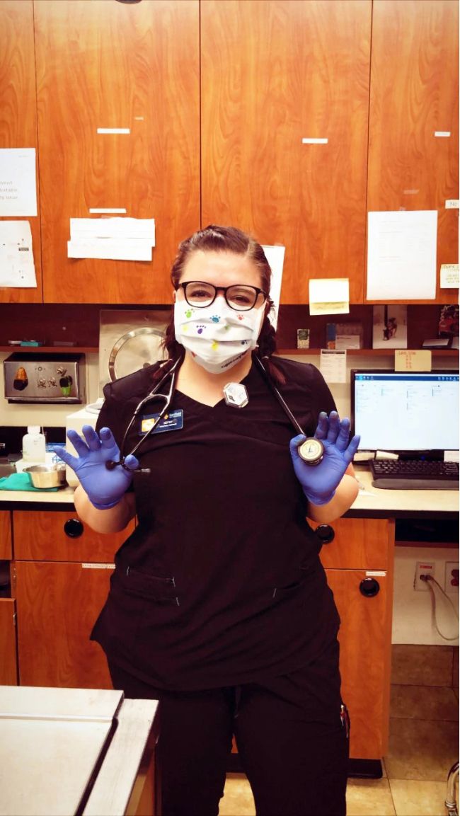 A young female Banfield veterinarian