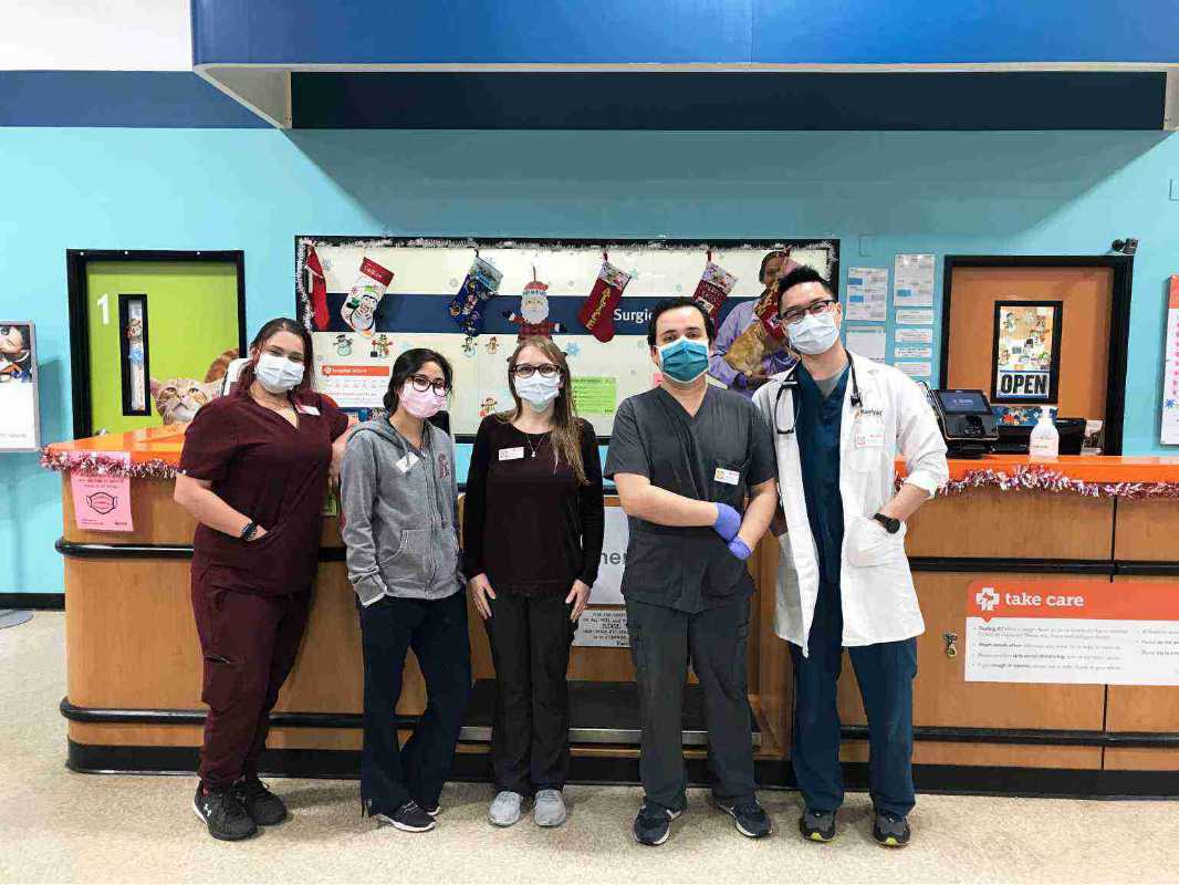 A group of Banfield Associates at the Banfield Pet Hospital